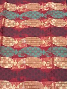 Traditional Red Taant Saree with Paisley Motifs