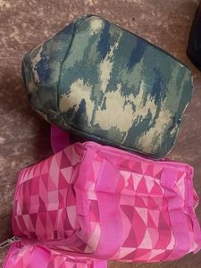 Cute Pink &amp; Camo tiffin Bags