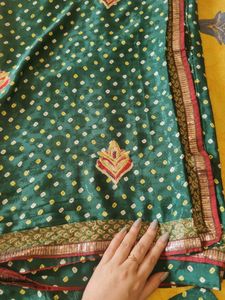 Bandini print Green Saree with Blouse