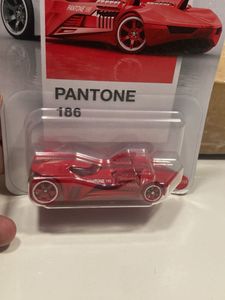 Hot Wheels Silver Series Pantone 186 - 3/6