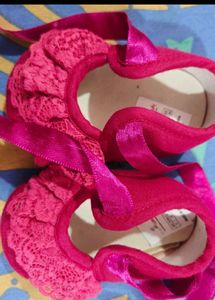 Bundle of shoes and pallazao