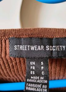 Brown Ribbed Cropped Henley Top