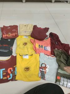 30 per piece Bundle ofs Graphic T-Shirts