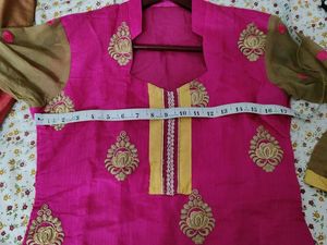 Embroidered Pink Kurta