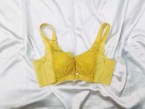 🇳🇿💫🎀Yellow Lace pushup paded Bra