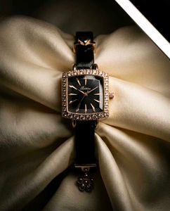 Elegant Square Watch with Rhinestone Embellishment