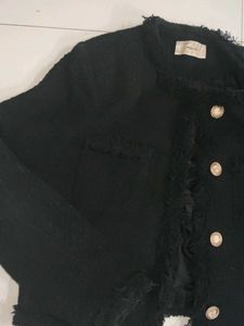 Chic Black Tweed Cropped Jacket