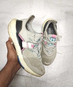 Adidas Ultraboost Sneakers