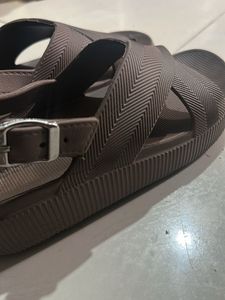 Comfortable Brown Cross Strap Sandals