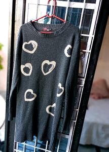 Gray Top With Heart Pearls 💖