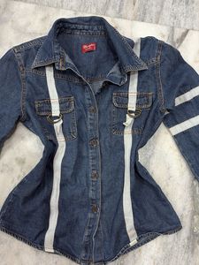 Y2K vintage 2OOOs top