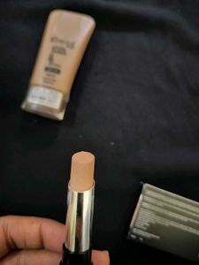 Makeup Bundle: Foundation,concelear