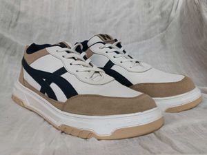 Stylish Men's Casual Sneakers