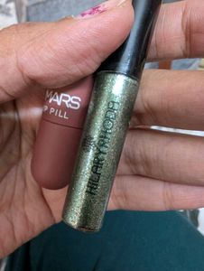 Hilary Rhoda Green Shimmer Eyeliner and Mars lipst