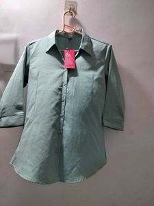 Stylish Green Button-Up Shirt