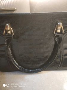 Chic Black Croc-Embossed leather Handbag