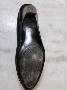 Black Ballet Flats