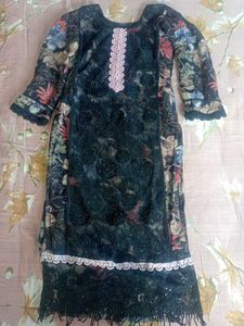 Elegant Floral pakistani Kurta Set