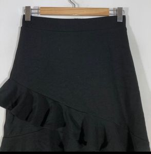 DATE PERFECT Black Ruffle Skirt