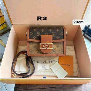 Louis VUITTON Slingbags