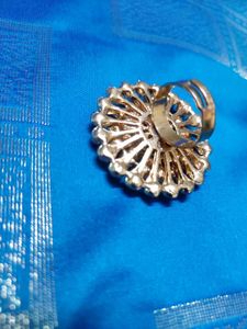 Elegant Pearl &amp; Gold Tone Statement Ring