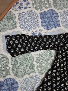 Chic Black &amp; White Floral Tunic