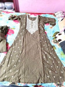 Elegant Olive Kurta Set with White Embroidery