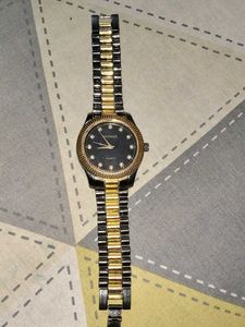 Elegant Two-Tone Quartz Watch