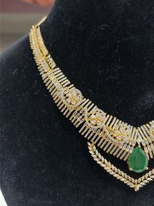 Brand new Stunning Emerald and Diamond Necklace Se