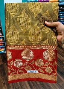 unused Elegant Saree with Floral Border