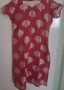 Red and Ivory Banarsee Silk cotton Kurta Set!