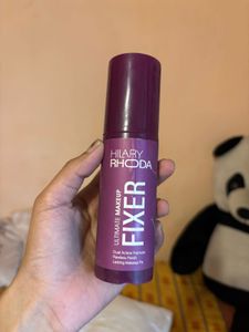Hilary Rhoda Ultimate Makeup Fixer