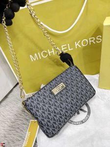 MICHAEL KORS* *JET SET MEDIUM CHAIN POUCHETTE*