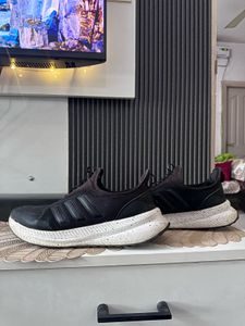 Adidas cloudfoam shoe UK09