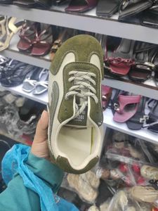 Stylish Green &amp; Cream Sneakers🎀