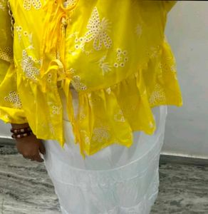 💛 Yellow Embroidered Peplum Top 💛