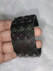 Chic Black Scale Cuff Bracelet