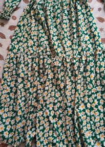 Cute Daisy Print Crop Top &amp; Skirt Set