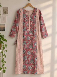 Elegant Floral Print Cotton Kurta