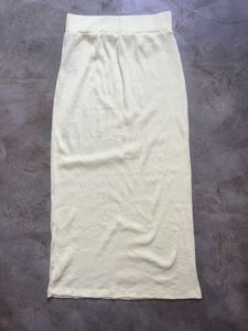 Chic Butter Yellow Ribbed Knit Midi Skirt