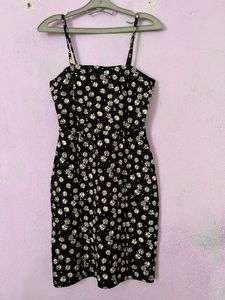 Chic Black Daisy Print Mini Dress