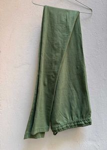 W Green leggings