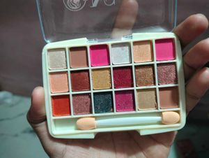 16 Color Eyeshadow Palette