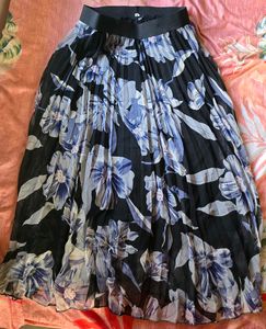 Women Floral Print Pleated Black Skirt