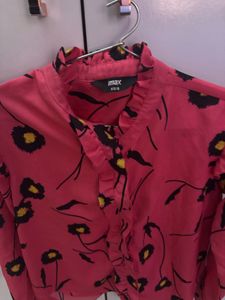 Chic Floral Print Ruffled Top xs