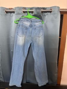 Light Wash Ripped Jeans