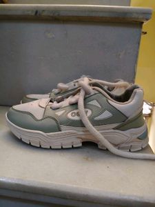 Chunky Vintage Style Sneakers