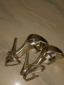 rose gold pencil heel