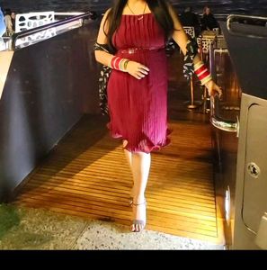 Elegant Pleated Midi Dress