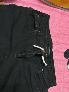 Black Cropped Jeans